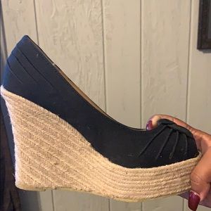 Black and cork wedges